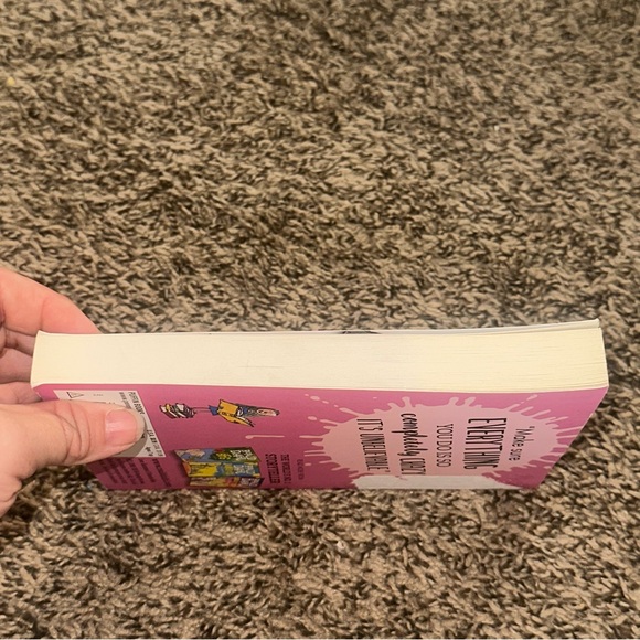 Roald Dahl 'Matilda' Book - Picture 7 of 8